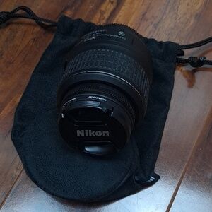 Nikon AF-S DX NIKKOR 18-55mm f/3.5-5.6G VR Lens Zoom Black